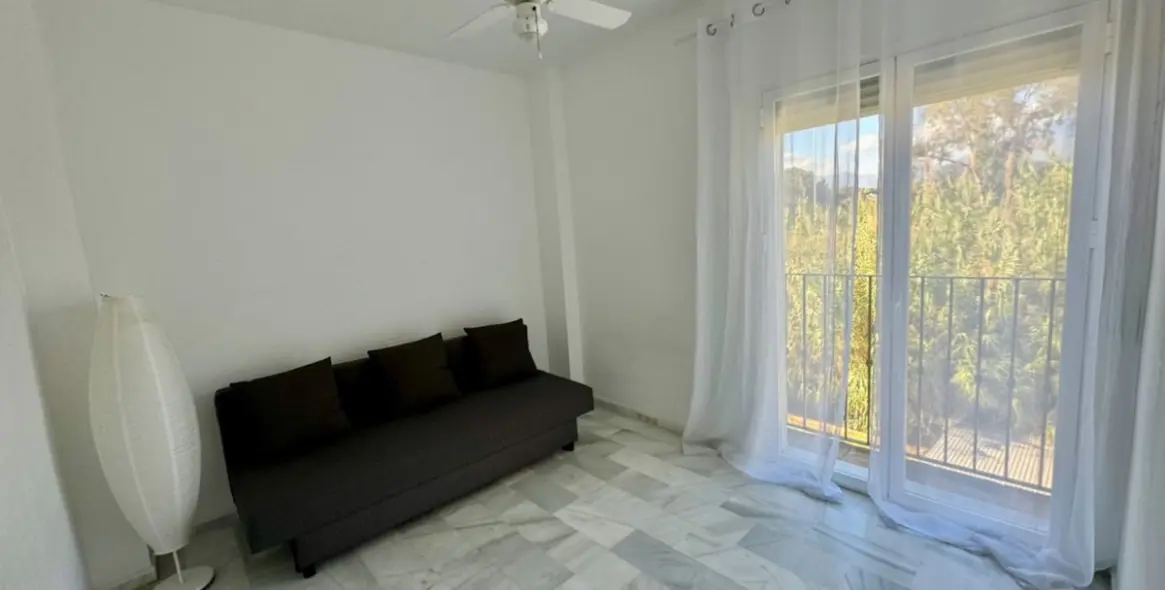 Long-term rent of middle floor apartment in Guadalmina Baja 13