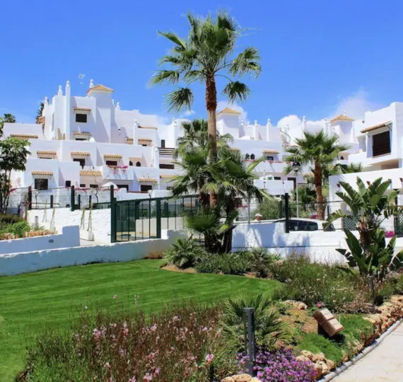 Venta de apartamento en planta baja en New Golden Mile