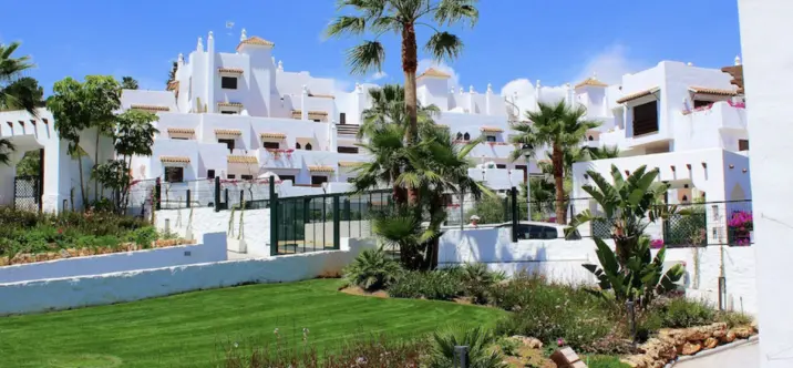 Venta de apartamento en planta baja en New Golden Mile 0