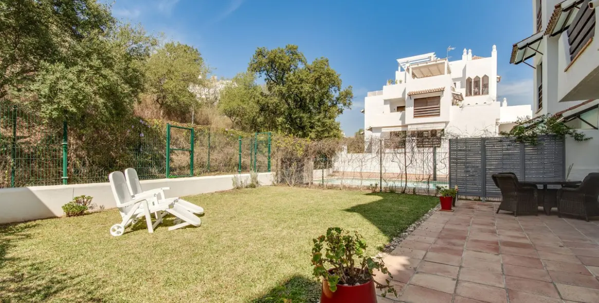 Продажа апартаментов на первом этаже в New Golden Mile 2