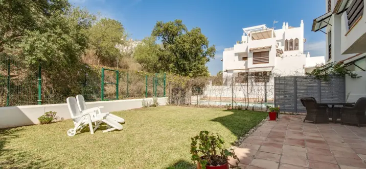 Venta de apartamento en planta baja en New Golden Mile 1