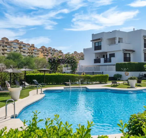 Venta de apartamento en planta baja en New Golden Mile