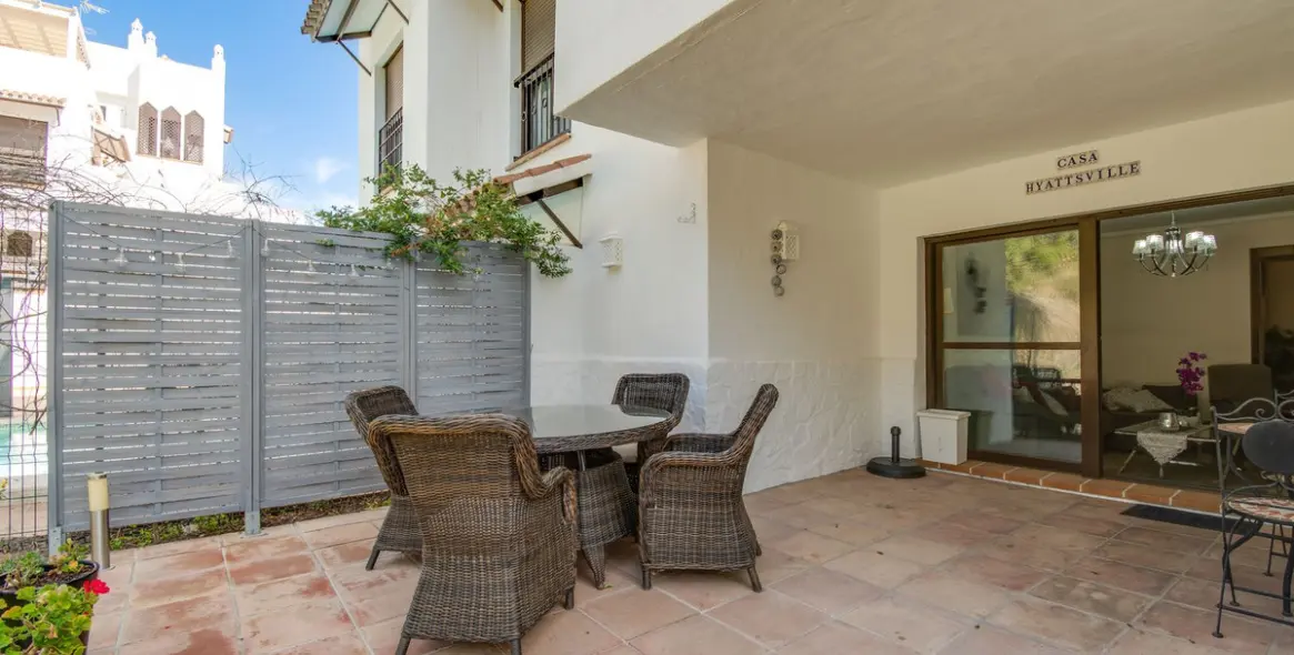 Продажа апартаментов на первом этаже в New Golden Mile 9