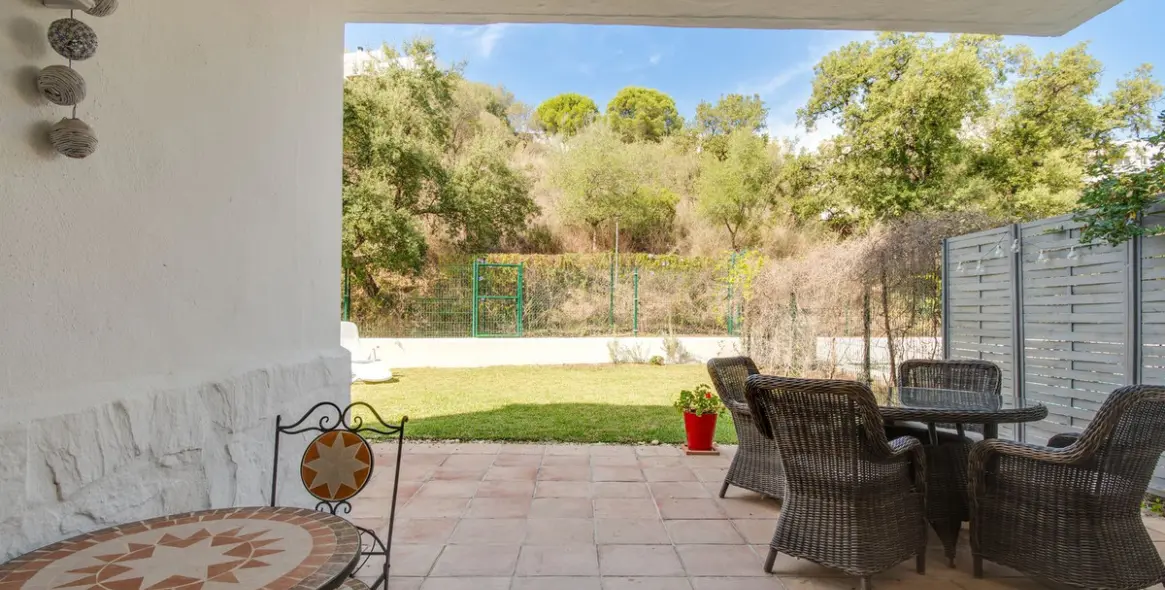 Продажа апартаментов на первом этаже в New Golden Mile 19