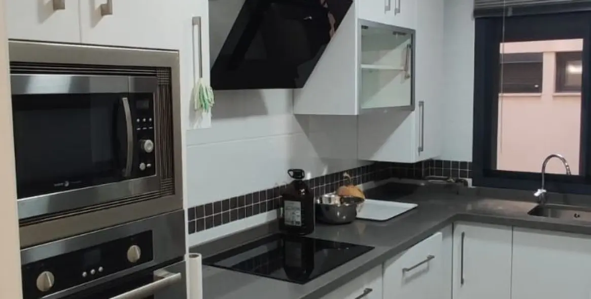 Sale of middle floor apartment in Málaga Centro 1