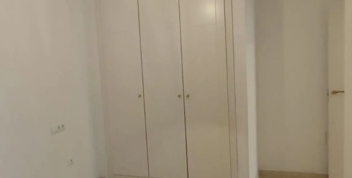 Sale of middle floor apartment in Málaga Centro 14