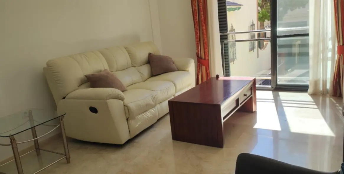 Sale of middle floor apartment in Málaga Centro 17