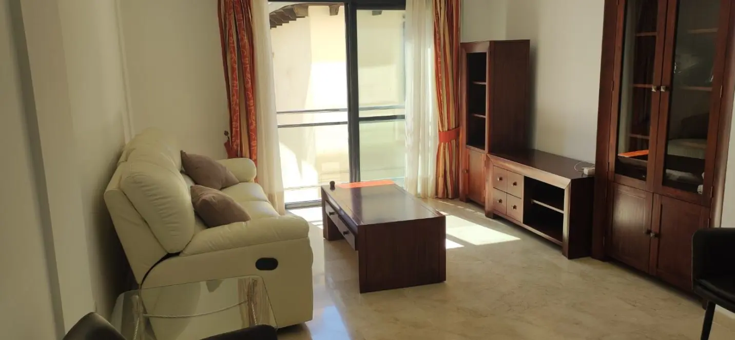 Продажа апартаментов на среднем этаже в Málaga Centro 4