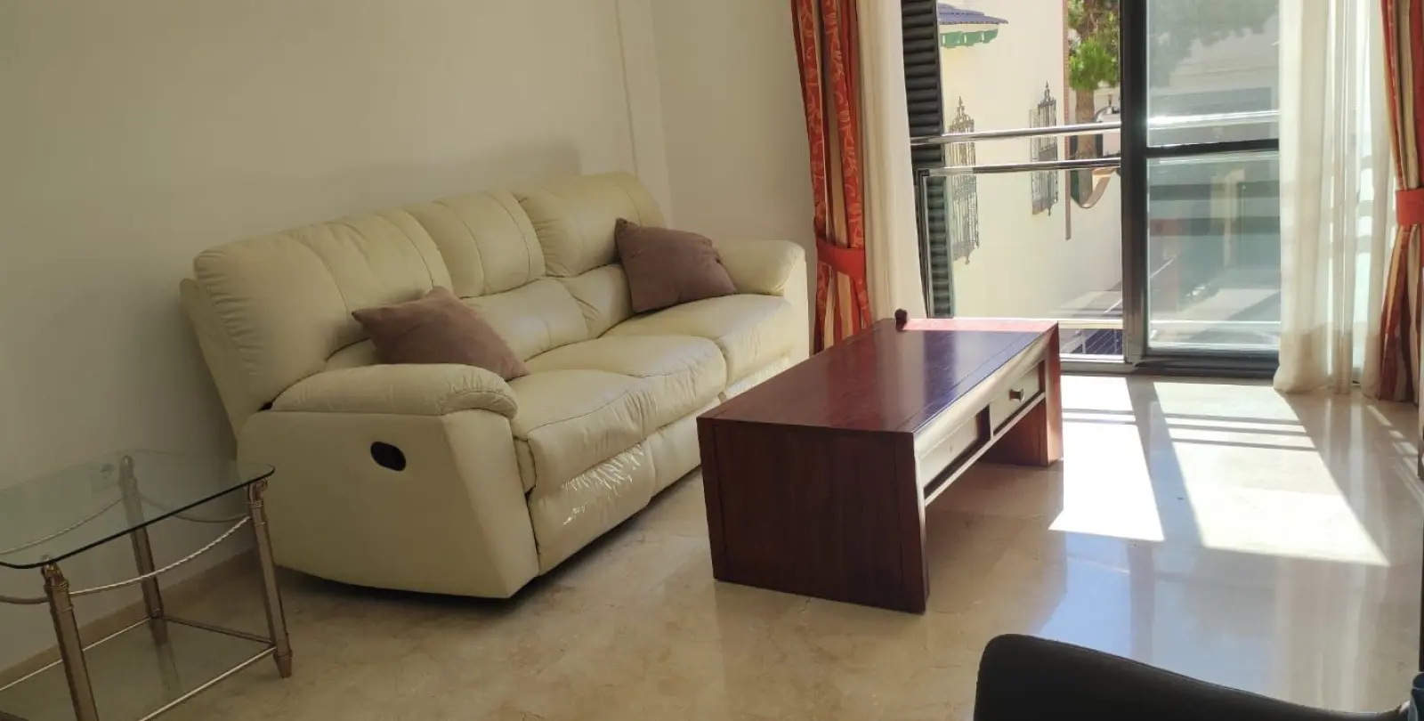 Продажа апартаментов на среднем этаже в Málaga Centro 17