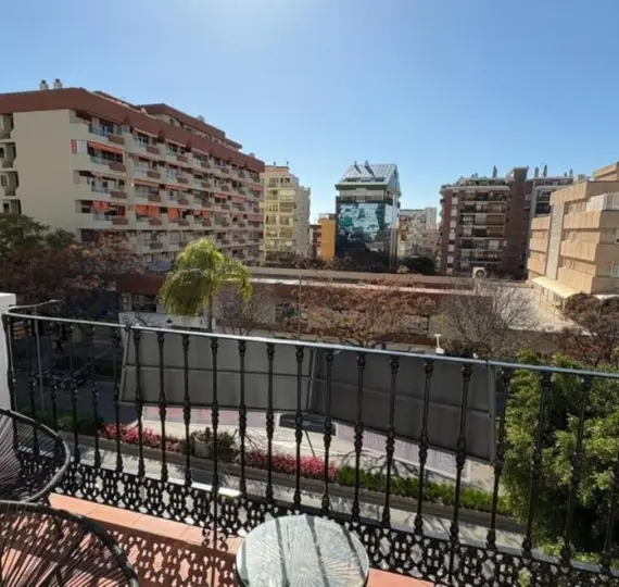 Sale of middle floor apartment in Marbella