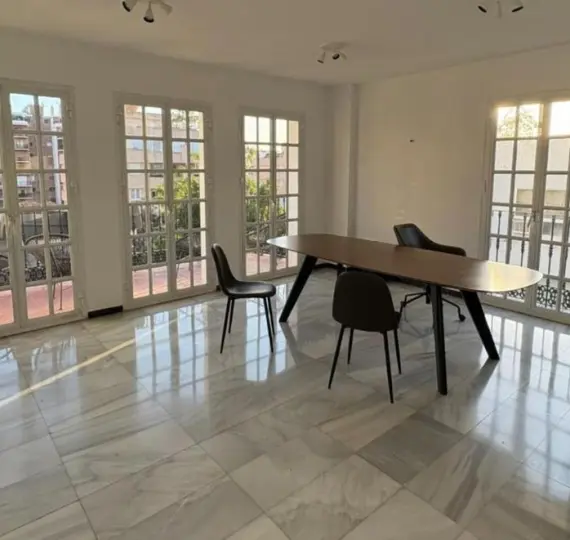 Sale of middle floor apartment in Marbella