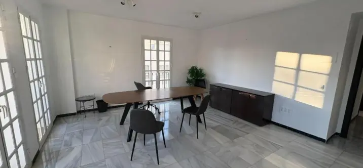 Sale of middle floor apartment in Marbella 2