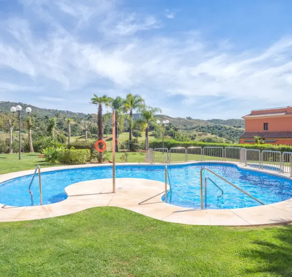 Sale of ground floor apartment in Elviria