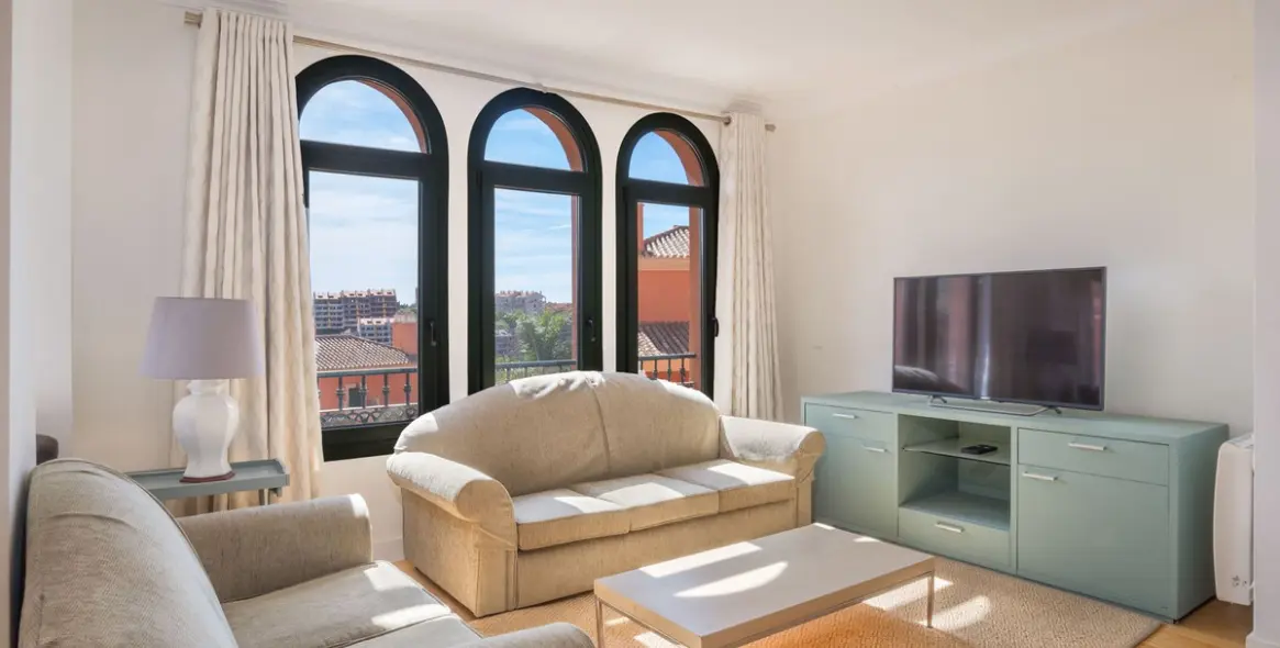 Sale of ground floor apartment in Elviria 4