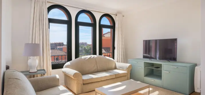 Sale of ground floor apartment in Elviria 3