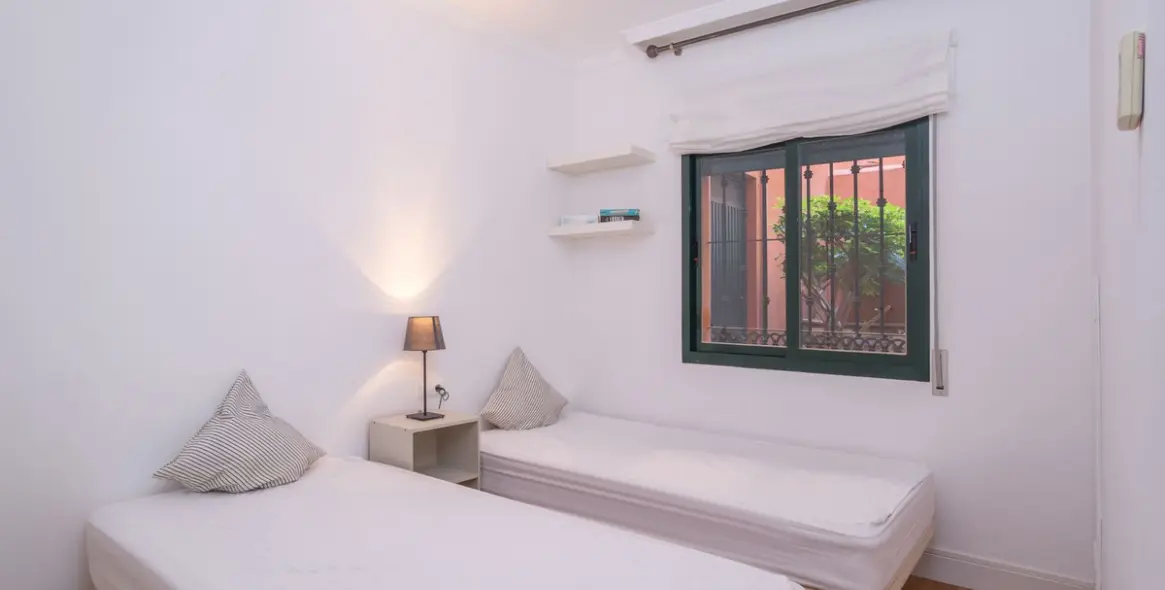 Sale of ground floor apartment in Elviria 8