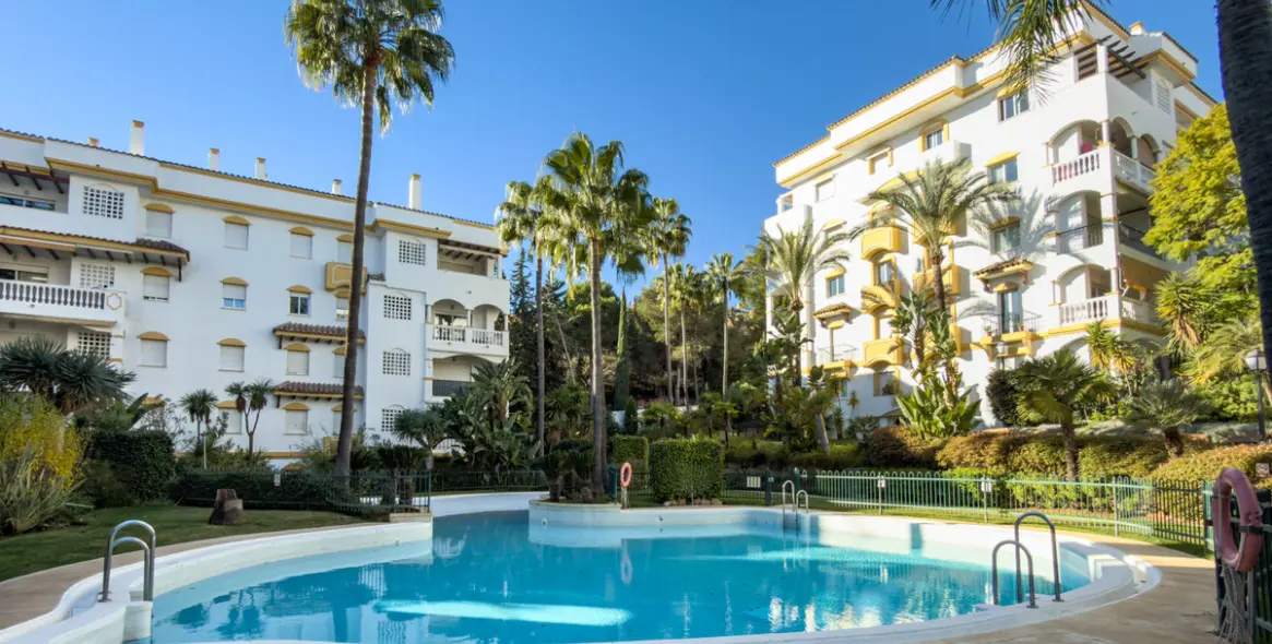 Sale of ground floor apartment in Nagüeles 7