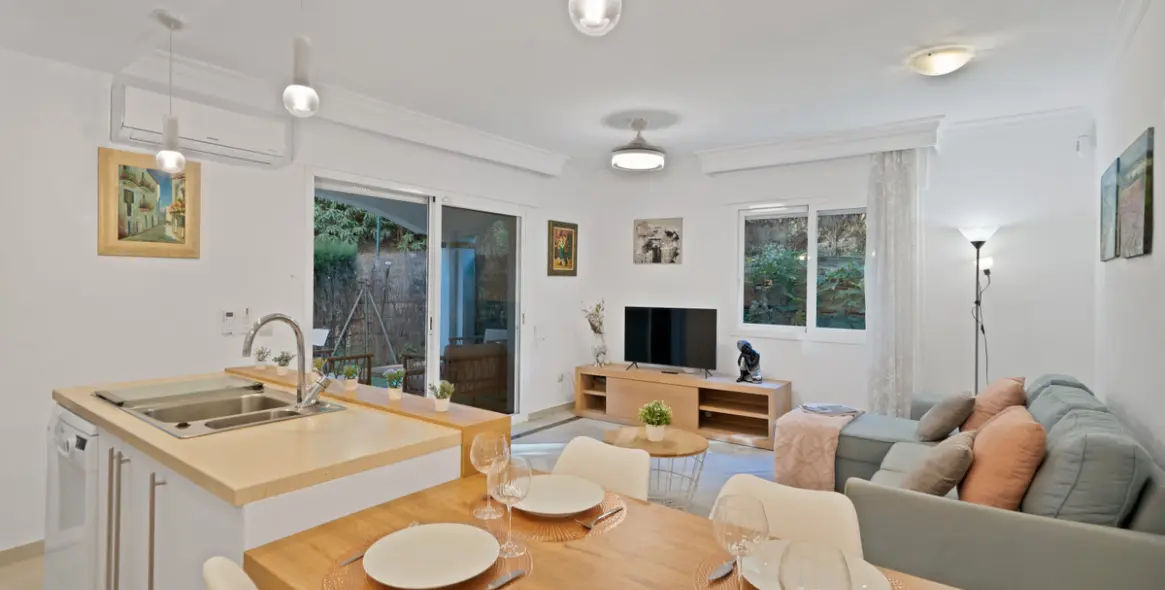 Sale of ground floor apartment in Nagüeles 11