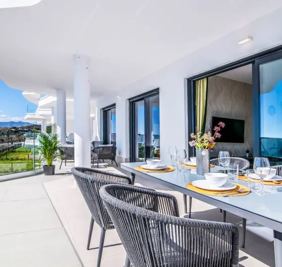 Sale of middle floor apartment in Fuengirola