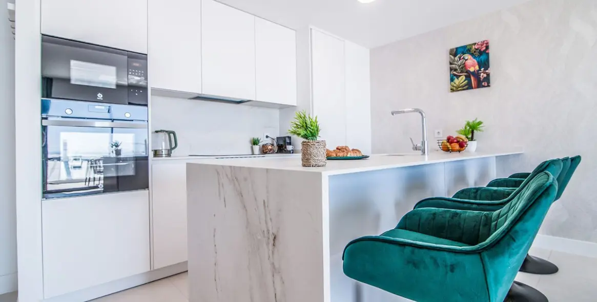 Sale of middle floor apartment in Fuengirola 4