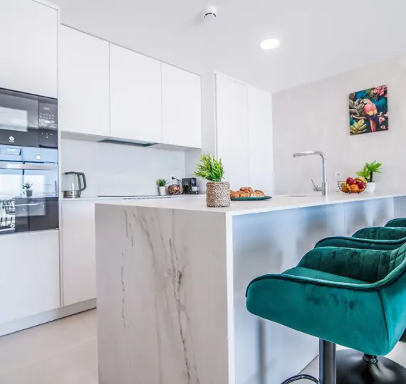 Sale of middle floor apartment in Fuengirola