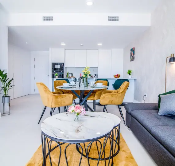 Sale of middle floor apartment in Fuengirola