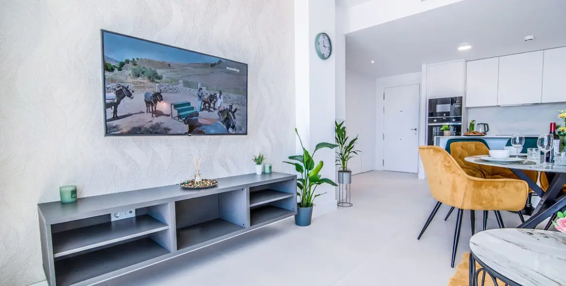 Sale of middle floor apartment in Fuengirola 6