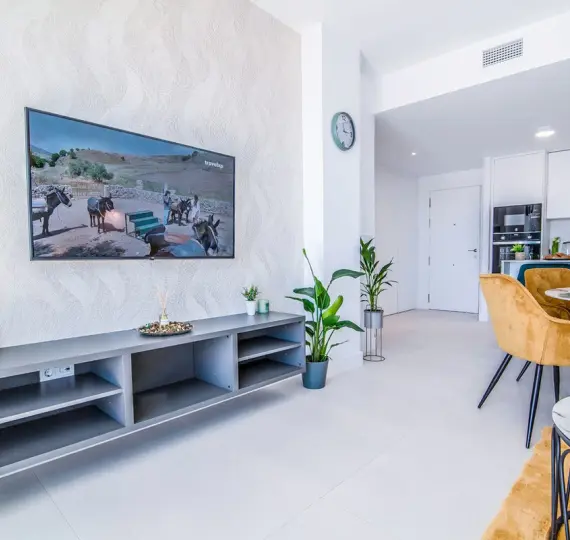 Sale of middle floor apartment in Fuengirola