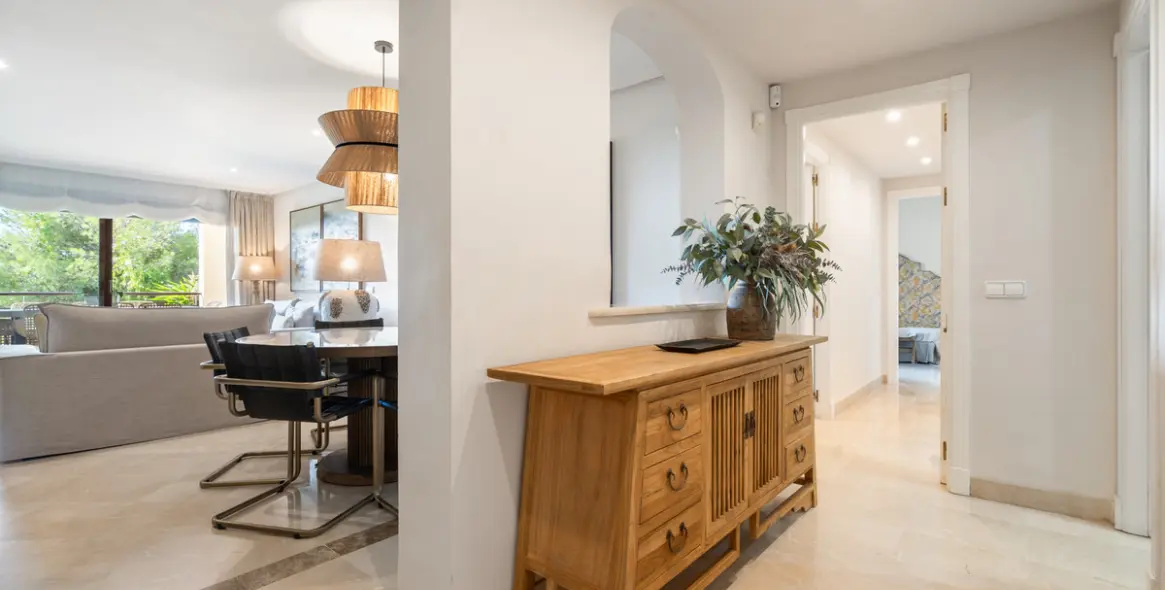 Продажа апартаментов на среднем этаже в Los Arqueros 6