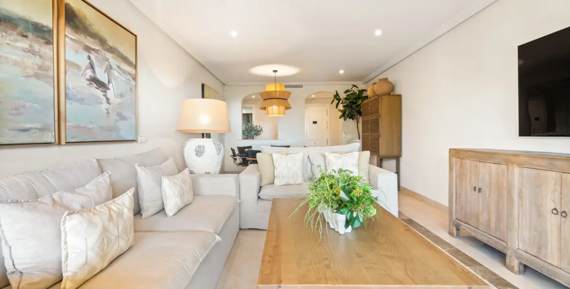 Продажа апартаментов на среднем этаже в Los Arqueros 10