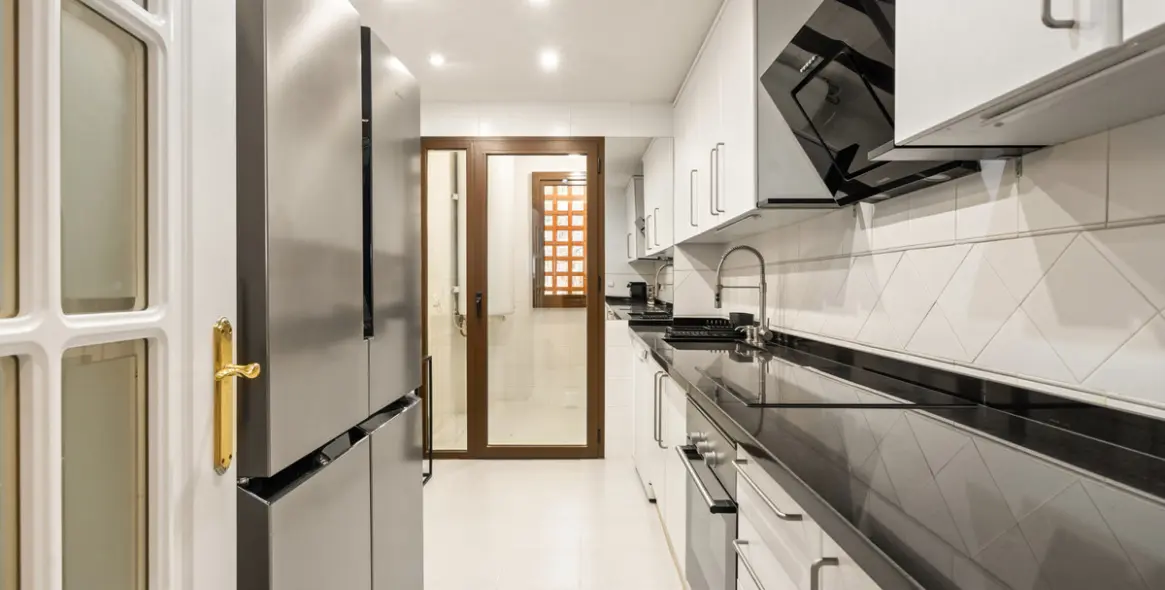 Продажа апартаментов на среднем этаже в Los Arqueros 11