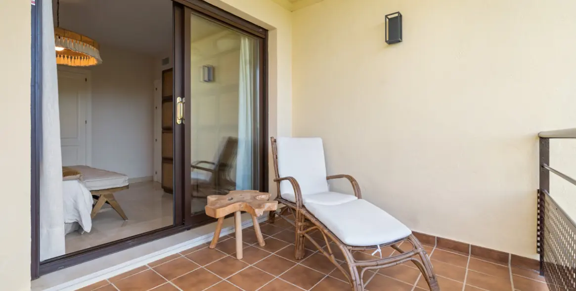 Продажа апартаментов на среднем этаже в Los Arqueros 18