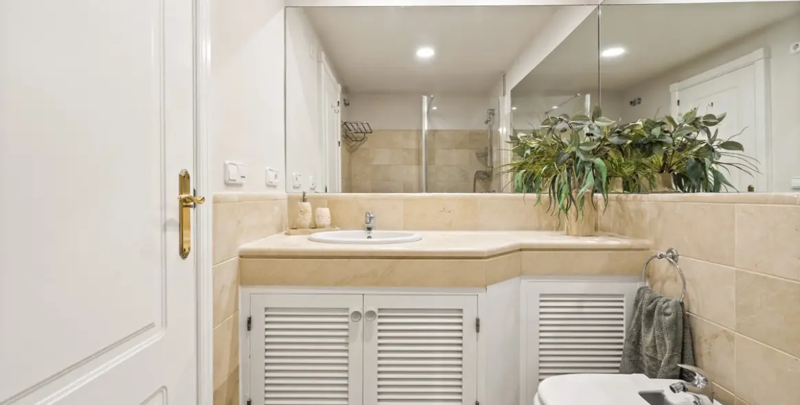 Продажа апартаментов на среднем этаже в Los Arqueros 19