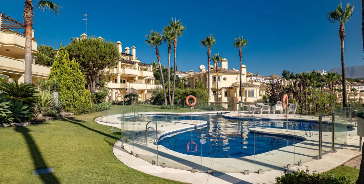 Sale of penthouse in Casares Playa 2