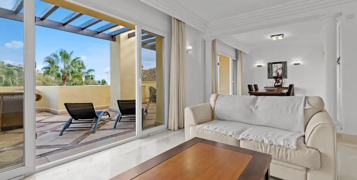 Sale of penthouse in Casares Playa 3