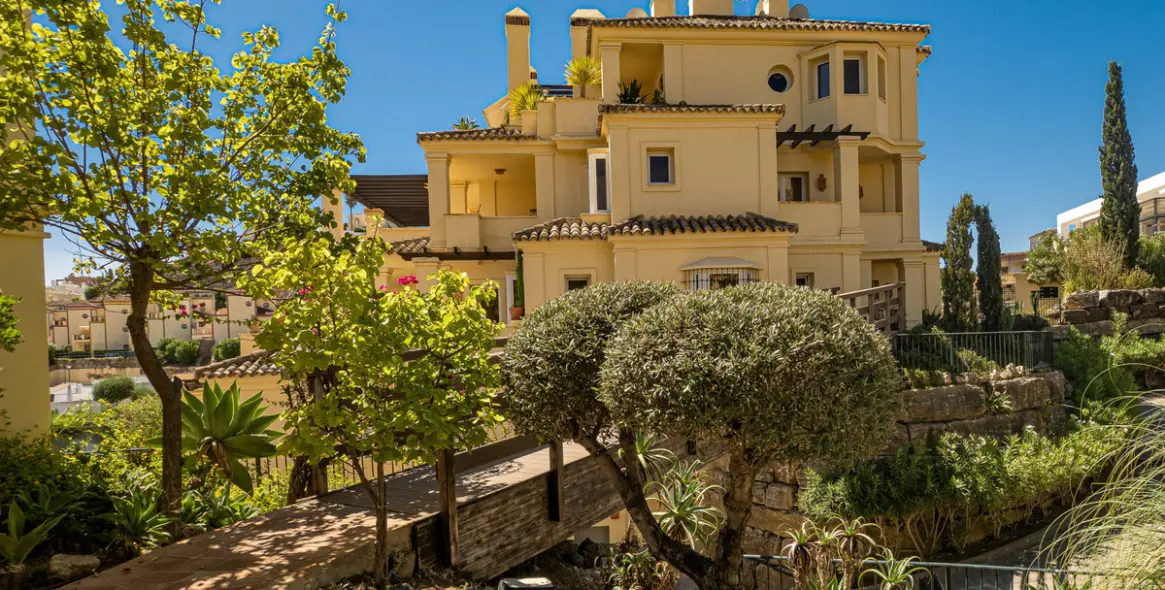 Sale of penthouse in Casares Playa 10