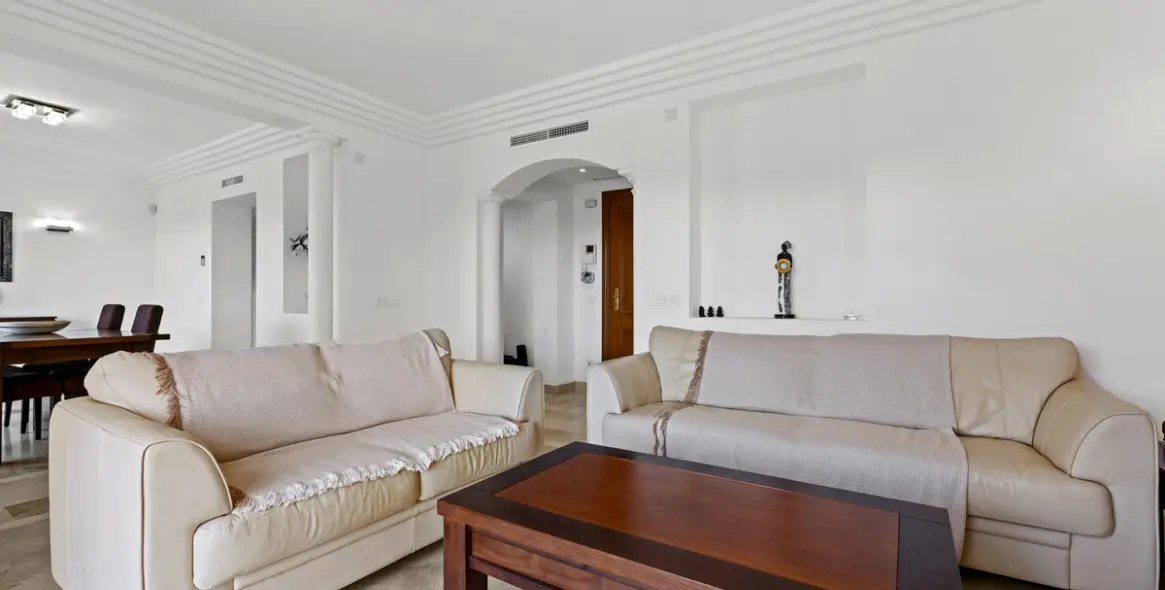 Sale of penthouse in Casares Playa 16