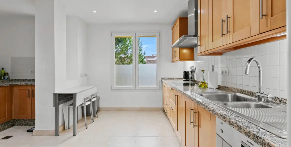 Sale of penthouse in Casares Playa 17