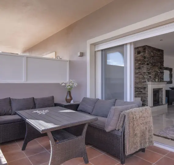 Продажа апартаментов на среднем этаже в Los Almendros