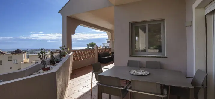 Продажа апартаментов на среднем этаже в Los Almendros 4