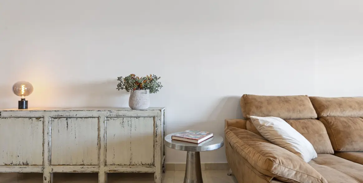 Sale of middle floor apartment in Los Almendros 11