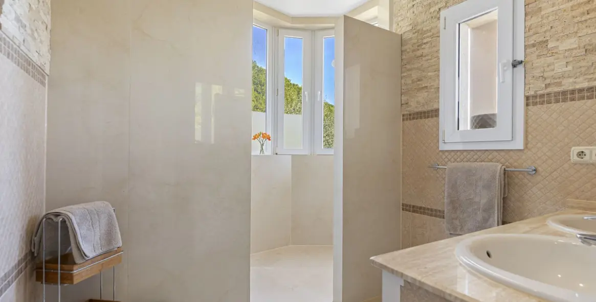 Продажа апартаментов на среднем этаже в Los Almendros 25