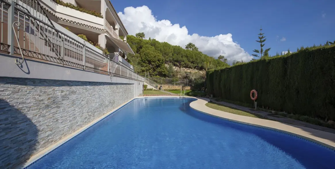 Продажа апартаментов на среднем этаже в Los Almendros 36