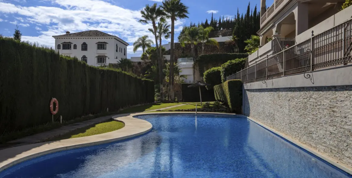 Продажа апартаментов на среднем этаже в Los Almendros 37