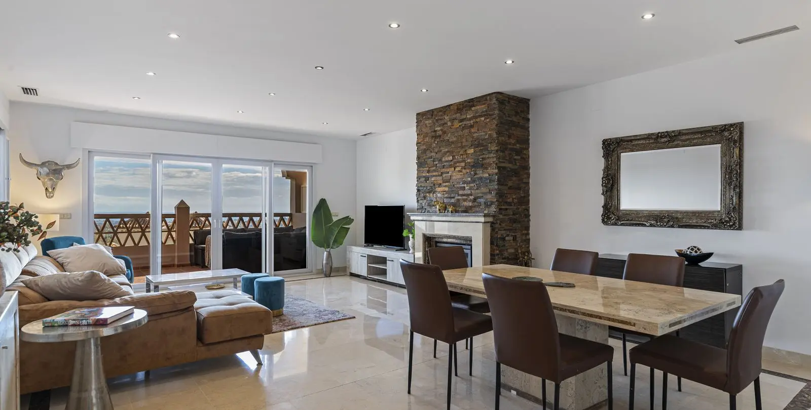 Продажа апартаментов на среднем этаже в Los Almendros 5