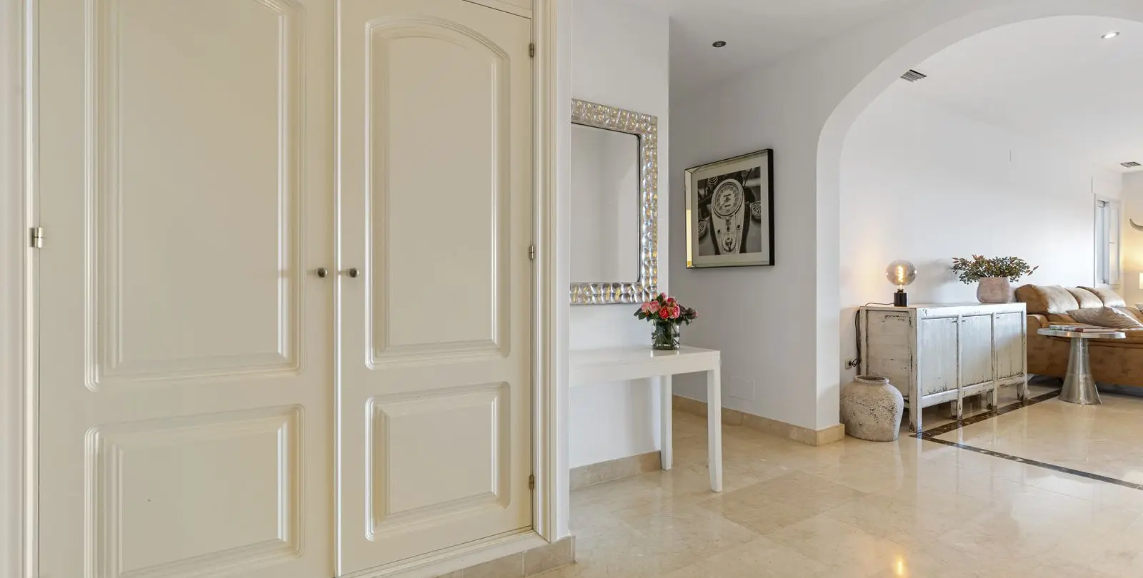 Продажа апартаментов на среднем этаже в Los Almendros 15