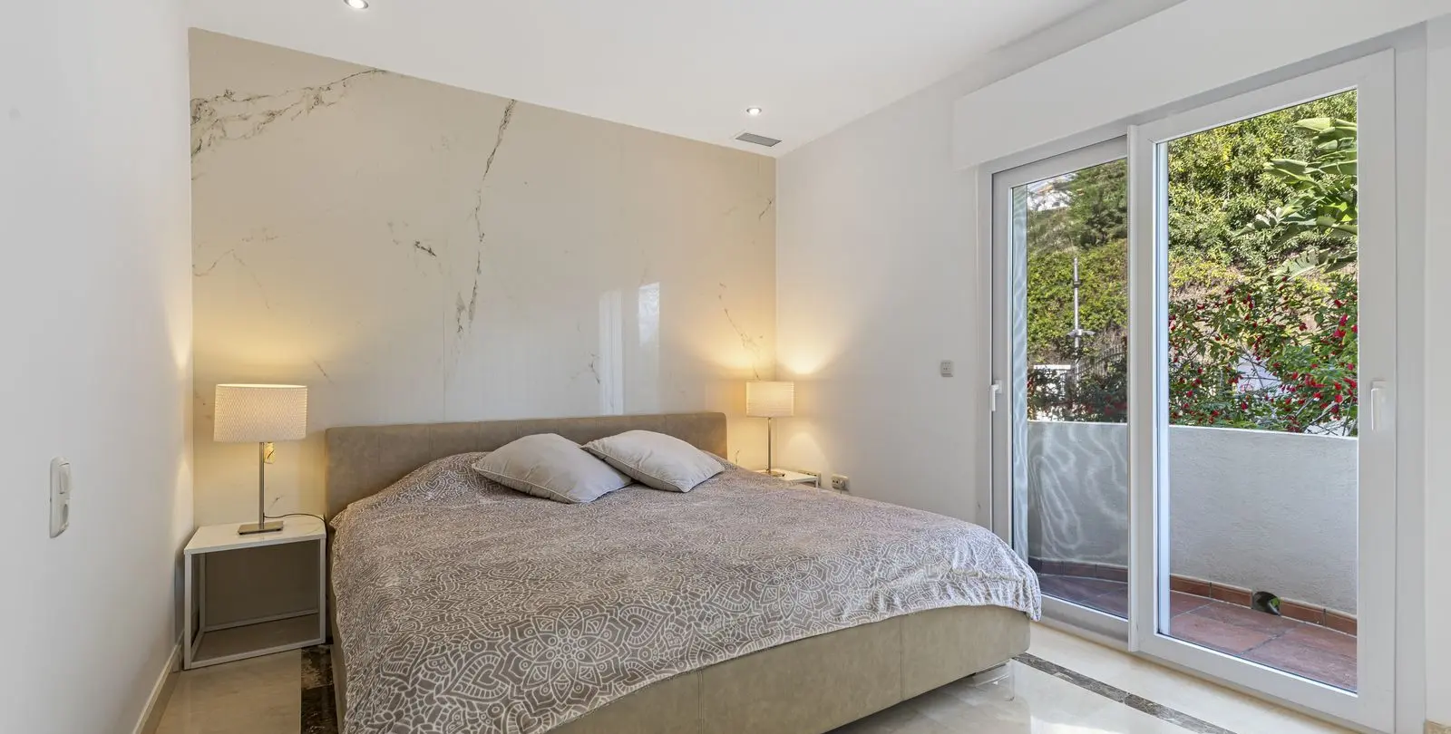 Продажа апартаментов на среднем этаже в Los Almendros 31