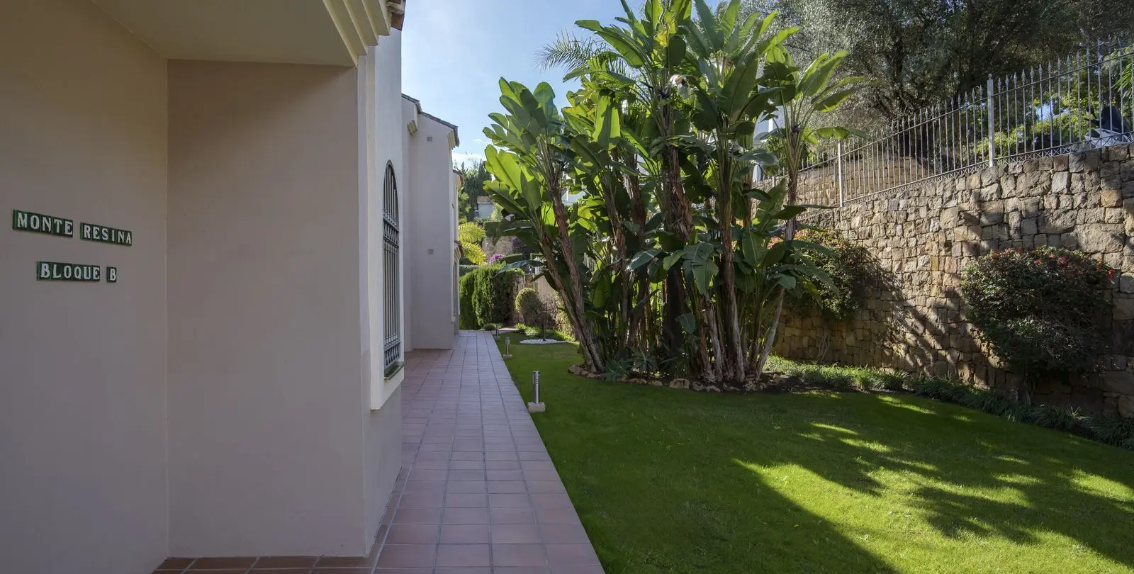 Продажа апартаментов на среднем этаже в Los Almendros 32