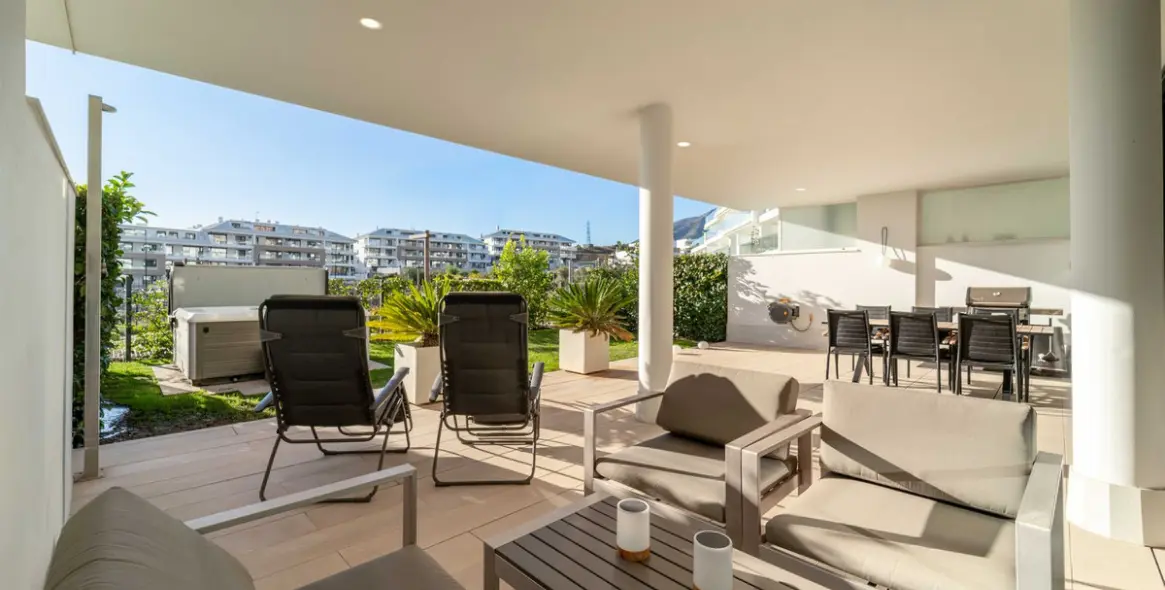 Sale of ground floor apartment in Fuengirola 2