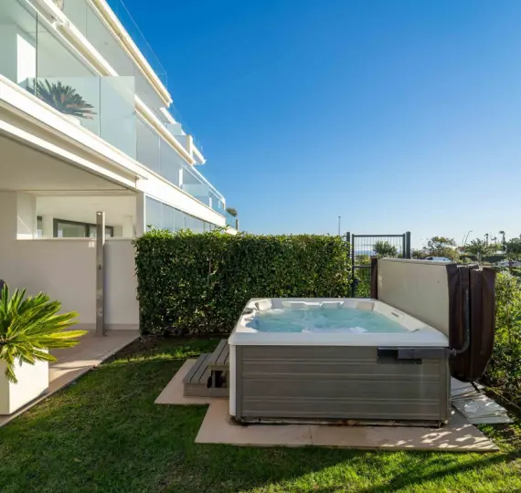Sale of ground floor apartment in Fuengirola